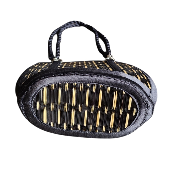 Elegant Black and Gold Women's Straw Bag - Picture 2 of 2